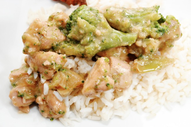 Slow Cooker EASY Cheesy Chicken, Broccoli and Rice * *