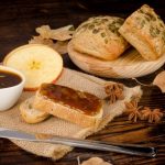 **Slow Cooker Overnight Apple Butter