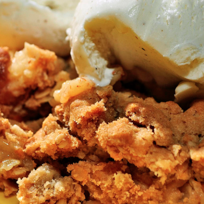 Crock Pot Apple Cobbler