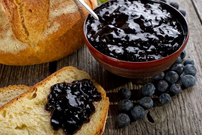 **Slow Cooker Blueberry Butter