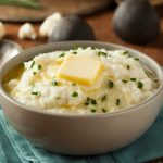 **Slow Cooker Cauliflower Garlic Mashed Potatoes