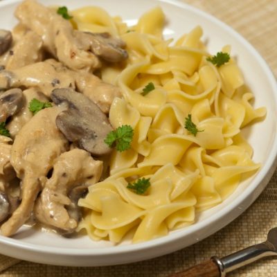 **Slow Cooker Chicken Stroganoff