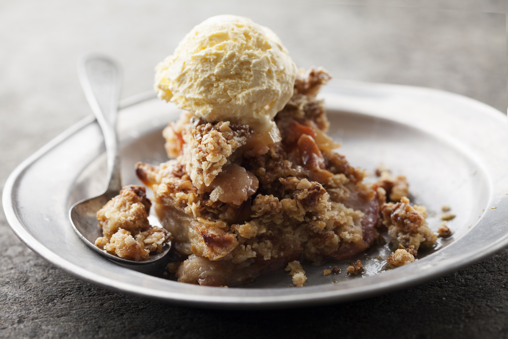 **Slow Cooker Apple Crumble